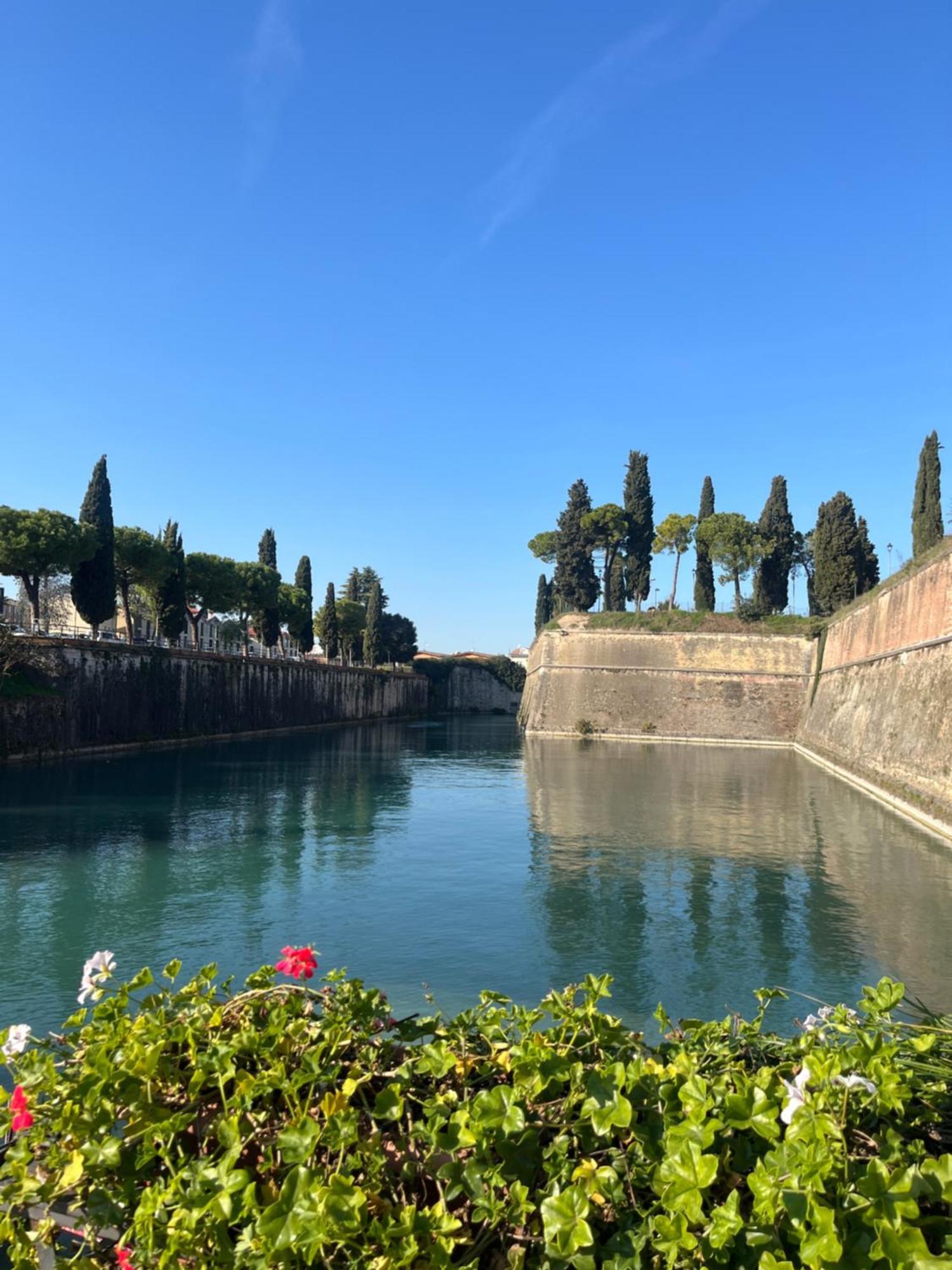 Garda Art&Lake Peschiera del Garda Buitenkant foto